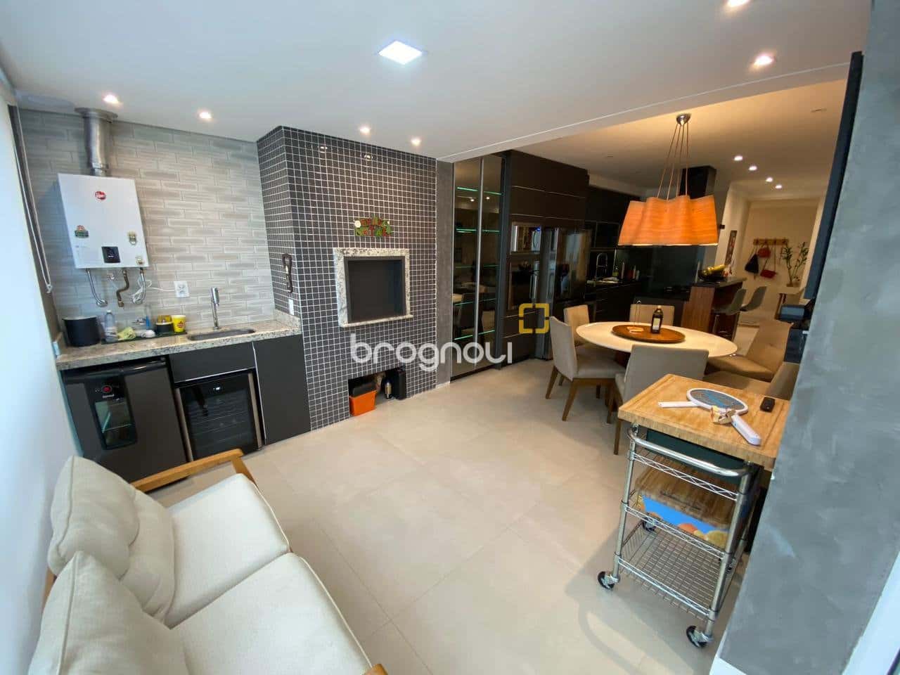 Apartamento com 3 Quartos à venda, com 2 Vagas e 118m² - Ingleses do Rio Vermelho — foto principal