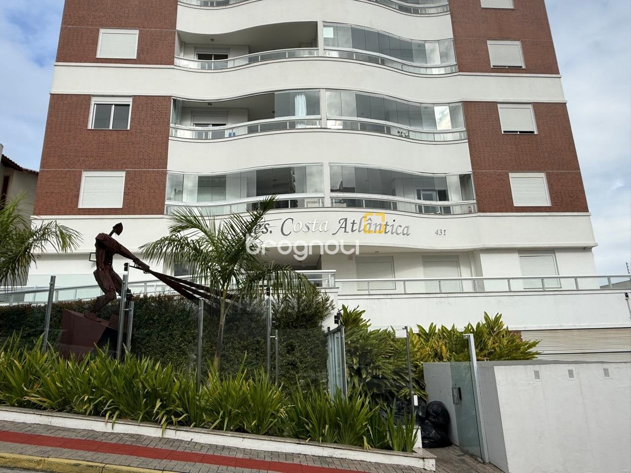 Apartamento à venda em Barreiros, São José/SC — foto principal