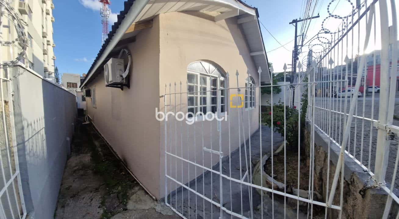 Casa 3 dormitórios à venda na Trindade em Florianópolis — foto principal