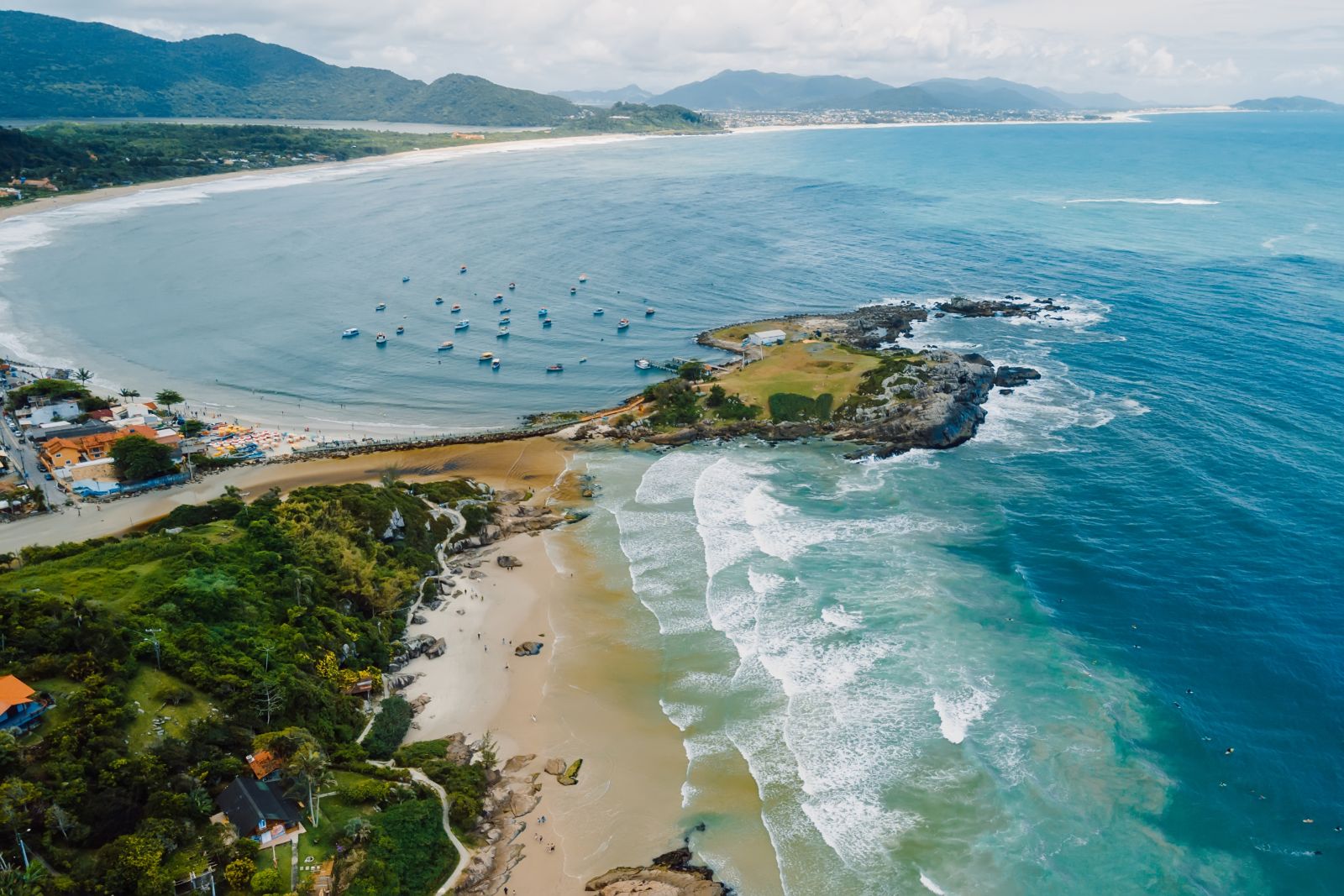 Onde Morar em Florianópolis? Conheça os Bairros Mais Valorizados em 2025
