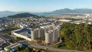 Vista aérea do CS Residences em São José SC ao lado do Continente Shopping