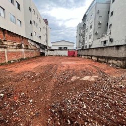 Terreno Comercial/Residencial com 330m², no bairro Coqueiros em Florianópolis