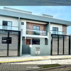 Casa Residencial com 133m², 3 quartos, 3 suítes, 2 garagens, no bairro Rio Tavares em Florianópolis