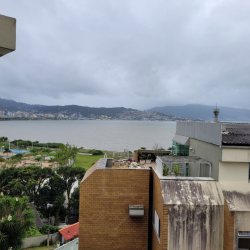 Apartamentos com 90m², 3 quartos, 1 suíte, 1 garagem, no bairro Coqueiros em Florianópolis
