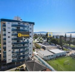 Apartamento com 120m², 3 quartos (sendo 1 suíte), 1 garagem, no bairro Estreito em Florianópolis