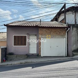 Casa com 107m², 3 quartos (sendo 1 suíte), 1 garagem, no bairro Centro em Florianópolis