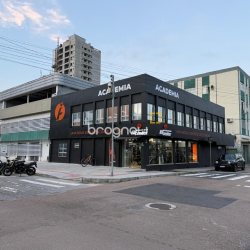 Prédio com 1250m², 10 garagens, no bairro Kobrasol em São José