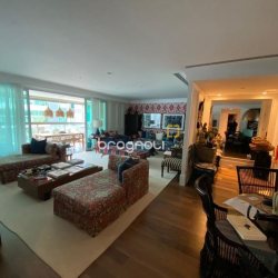 Apartamento com 305m², 4 quartos (sendo 1 suíte), 4 garagens, no bairro Campeche em Florianópolis
