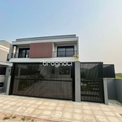 Casa com 189m², 3 quartos (sendo 3 suítes), 2 garagens, no bairro Rio Tavares em Florianópolis