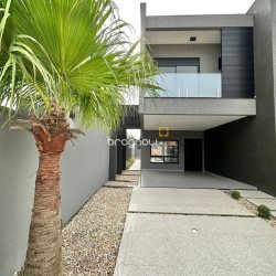 Casa com 165m², 3 quartos (sendo 3 suítes), 4 garagens, no bairro Ingleses em Florianópolis