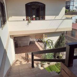 Casa com 221m², 4 quartos (sendo 2 suítes), 1 garagem, no bairro Estreito em Florianópolis