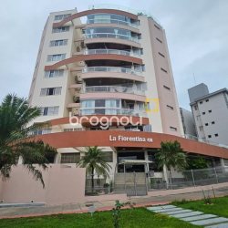 Apartamento com 114m², 3 quartos (sendo 1 suíte), 2 garagens, no bairro Coqueiros em Florianópolis