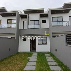 Casa com 117m², 2 quartos (sendo 1 suíte), 2 garagens, no bairro Campeche em Florianópolis