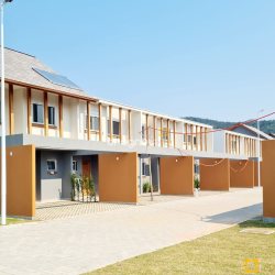 Casa de Condomínio com 78m², 2 quartos (sendo 2 suítes), 2 garagens, no bairro Morro das Pedras em Florianópolis