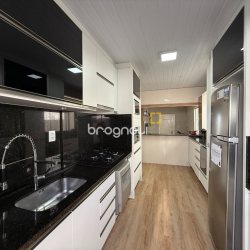 Casa com 112m², 3 quartos, 2 garagens, no bairro Ipiranga em São José