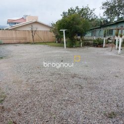 Terreno com 896m², no bairro Ribeirão da Ilha em Florianópolis