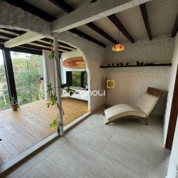 Casa com 100m², 4 quartos, 5 garagens, no bairro Ponta das Canas em Florianópolis