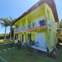 Hotel com 200m², 7 quartos, 5 garagens, no bairro Barra da Lagoa em Florianópolis
