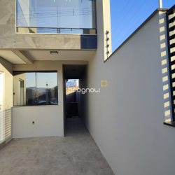 Casa com 102m², 3 quartos (sendo 1 suíte), 2 garagens, no bairro Forquilhas em São José
