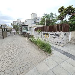 Apartamento com 82m², 3 quartos (sendo 1 suíte), 2 garagens, no bairro Campeche em Florianópolis