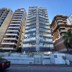 Apartamento com 119m², 3 quartos (sendo 1 suíte), 1 garagem, no bairro Centro em Florianópolis