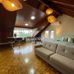 Casa com 272m², 5 quartos (sendo 5 suítes), 3 garagens, no bairro Morro das Pedras em Florianópolis