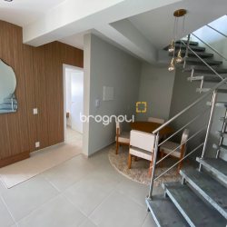 Cobertura com 93m², 3 quartos (sendo 1 suíte), 2 garagens, no bairro Itacorubi em Florianópolis
