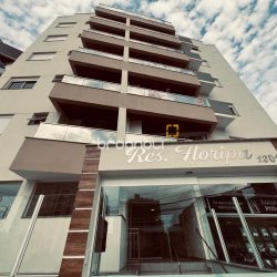 Cobertura com 114m², 2 quartos (sendo 2 suítes), 2 garagens, no bairro Itacorubi em Florianópolis