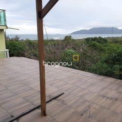 Casa com 325m², 3 garagens, no bairro Morro das Pedras em Florianópolis