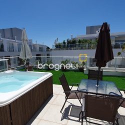 Apartamento com 161m², 2 quartos (sendo 1 suíte), 2 garagens, no bairro Campeche em Florianópolis