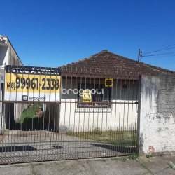 Casa com 77m², 3 quartos, 2 garagens, no bairro Barreiros em São José