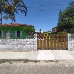 Casa com 117m², 3 quartos, 3 garagens, no bairro Campeche em Florianópolis