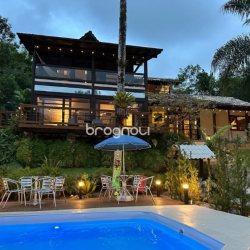 Casa de Condomínio com 1772m², 11 quartos (sendo 3 suítes), 10 garagens, no bairro Vargem Grande em Florianópolis