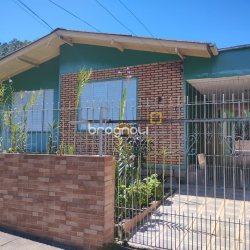 Casa com 246m², 3 quartos, 4 garagens, no bairro Saco dos Limões em Florianópolis