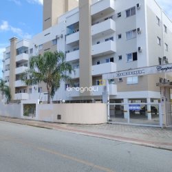 Apartamento com 72m², 2 quartos, 1 garagem, no bairro Real Parque em São José