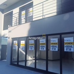 Casa com 184m², 3 quartos (sendo 3 suítes), 2 garagens, no bairro Trindade em Florianópolis