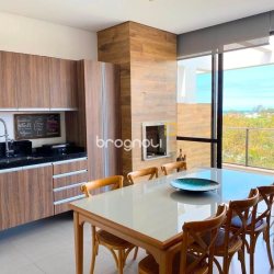 Cobertura com 151m², 2 quartos (sendo 2 suítes), 2 garagens, no bairro Campeche em Florianópolis