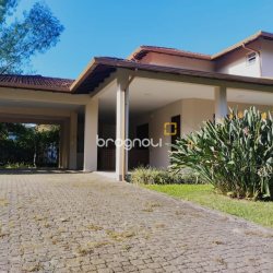 Casa de Condomínio com 735m², 4 quartos (sendo 1 suíte), 5 garagens, no bairro Ponta das Canas em Florianópolis