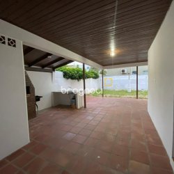 Casa com 138m², 4 quartos, 4 garagens, no bairro Ingleses em Florianópolis