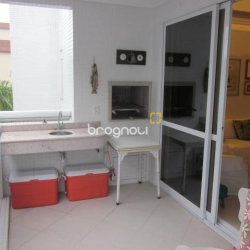 Apartamento com 115m², 3 quartos (sendo 3 suítes), 2 garagens, no bairro Jurerê Internacional em Florianópolis
