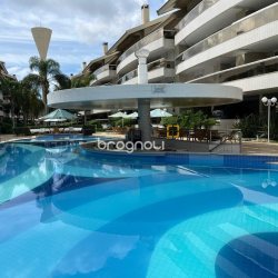 Cobertura com 209m², 4 quartos (sendo 4 suítes), 3 garagens, no bairro Cachoeira do Bom Jesus em Florianópolis