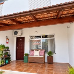 Apartamento com 83m², 2 quartos, 1 garagem, no bairro Canasvieiras em Florianópolis