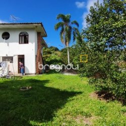 Casa com 269m², 3 quartos (sendo 1 suíte), 2 garagens, no bairro Costeira do Pirajubaé em Florianópolis