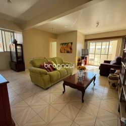 Apartamento com 163m², 5 quartos, 2 garagens, no bairro Balneário em Florianópolis