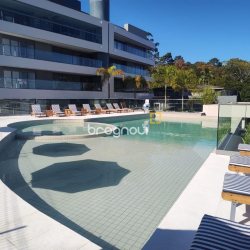 Apartamento com 164m², 3 quartos (sendo 3 suítes), 2 garagens, no bairro Cacupé em Florianópolis