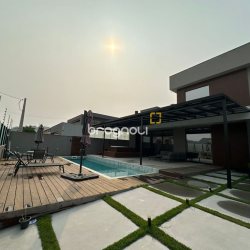 Casa com 323m², 4 quartos (sendo 4 suítes), 4 garagens, no bairro Ingleses em Florianópolis