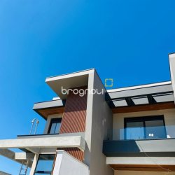Casa com 126m², 3 quartos (sendo 1 suíte), 2 garagens, no bairro Campeche em Florianópolis