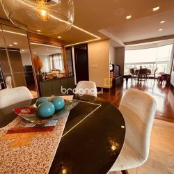 Apartamento com 170m², 2 quartos (sendo 1 suíte), 2 garagens, no bairro Balneário em Florianópolis