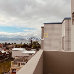 Apartamento com 170m², 2 quartos (sendo 1 suíte), 2 garagens, no bairro Balneário em Florianópolis
