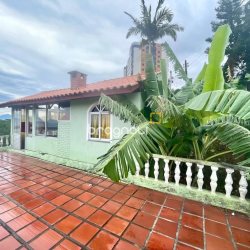 Casa com 584m², 6 quartos (sendo 1 suíte), no bairro Estreito em Florianópolis